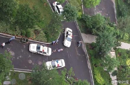 济南发改委一官员坠楼身亡 记者采访被围殴(图