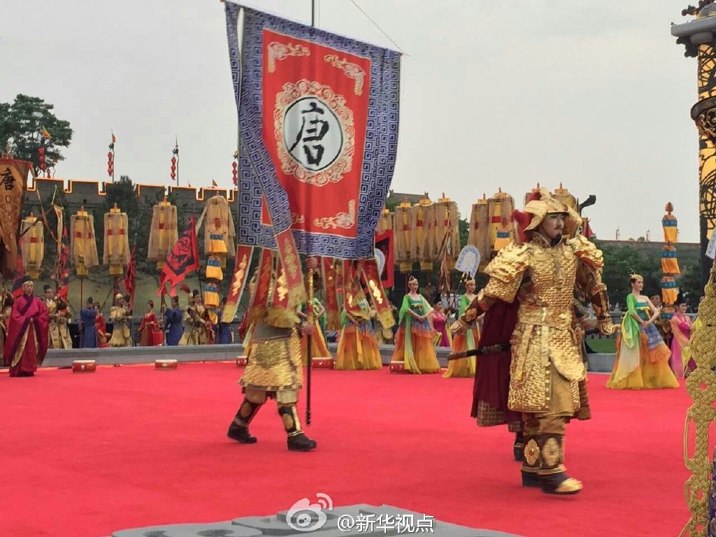 西安仿古式迎莫迪:仿古武士和宫女列队迎接(组