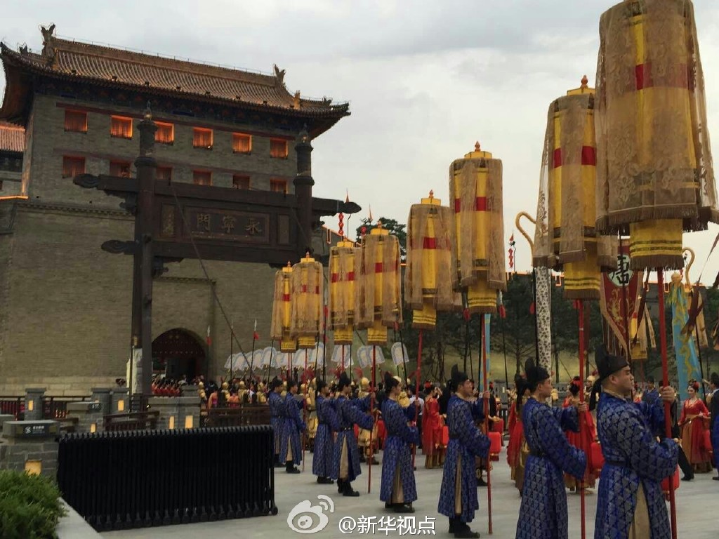 西安仿古式迎莫迪:仿古武士和宫女列队迎接(组