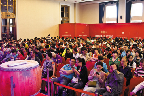 5月23日，沈阳人居年度大事—中航城·两河流域盛大开盘，千亿央企中航沈阳开河钜作，不负全城期待耀世首发。当日首批御河高层、观澜洋房面市，几近秒夺一空，开盘劲销3.3亿元，创沈阳地产热销传奇！