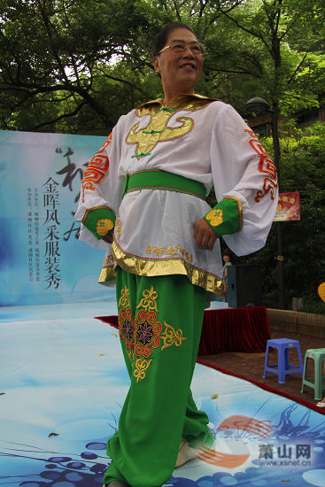 惊艳!潇湘摩登老人走T台 金晖风采“靓”出来