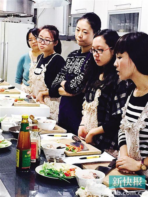 广州现“高价”厨艺课引争议:一节课两百多元