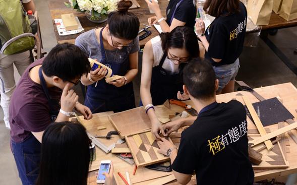 极有家把家居展搬到了何以琛的办公室里