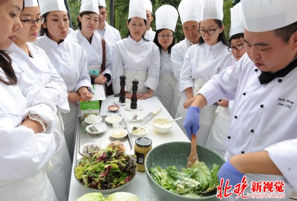 阎彤摄盛贸厨艺课1