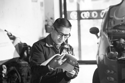 记录教育每一天! www.jyb.cn 教育部直属出版机构