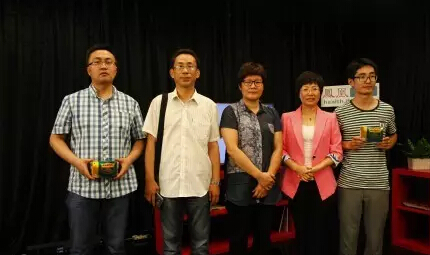 修正药业再度携手凤凰网《健康三人行》 打造健康课堂 修正药业再度携手凤凰网《健康三人行》 打造健康课堂