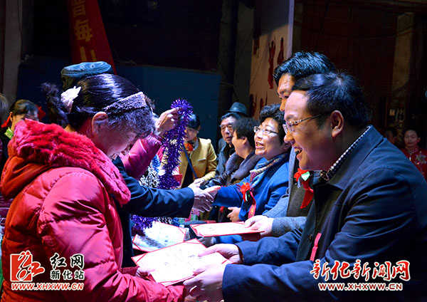 新化县老年大学召开建校十周年总结表彰大会