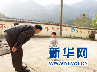 一个山村治理精神荒芜的“教化”试验