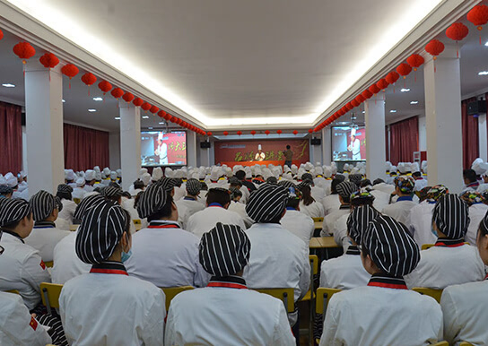 上海新东方烹饪学校:国宴大师来校授课 美味菜肴香满园