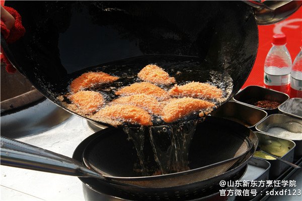 山东新东方：大师讲学再度来袭 新东方校园掀学
