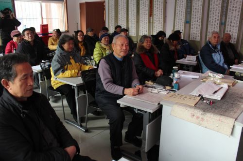 李沧区老年人家门口“上大学”
