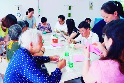 满足居民个性化养老需求, 各街道因地制宜创新居家养