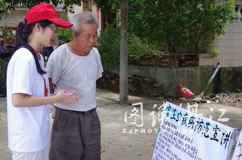 农村广场变课堂，健康知识共分享