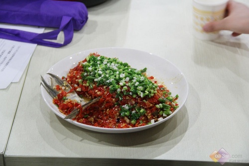 美食课堂:苏泊尔电蒸锅烹饪剁椒鱼头