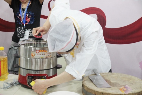 美食课堂:苏泊尔电蒸锅烹饪剁椒鱼头