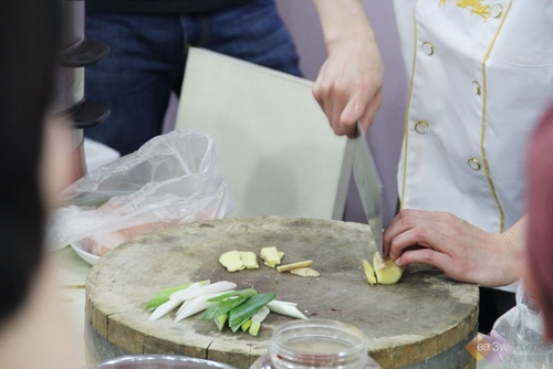 美食课堂:苏泊尔电蒸锅烹饪剁椒鱼头
