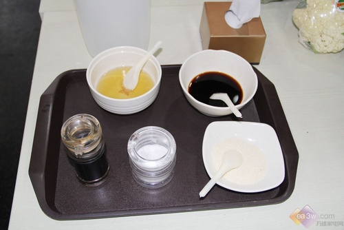 美食课堂:苏泊尔电蒸锅烹饪剁椒鱼头