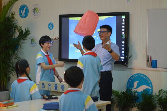 崇文实验学校教师团队执教《孔明灯》 崇文实验学校教师团队执教《孔明灯》