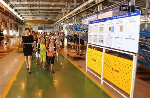安全大使带领安全小天使们参观快速电梯大连工厂