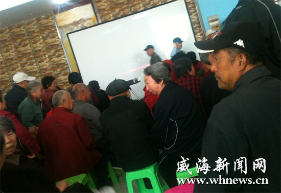 记者暗访“健康课堂” 看其如何忽悠老年人(图