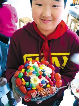孩子多大了会做菜吗? 小学停课比厨艺【组图】