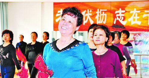 厦门老年大学开学 “玩转手机”等课受热捧