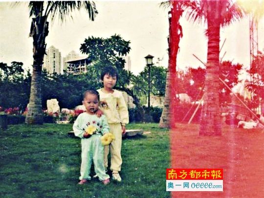 女儿和小儿子小时的合影。20年前姐弟俩被拐卖,昨天儿子找回了,女儿仍下落不明。 女儿和小儿子小时的合影。20年前姐弟俩被拐卖,昨天儿子找回了,女儿仍下落不明。
