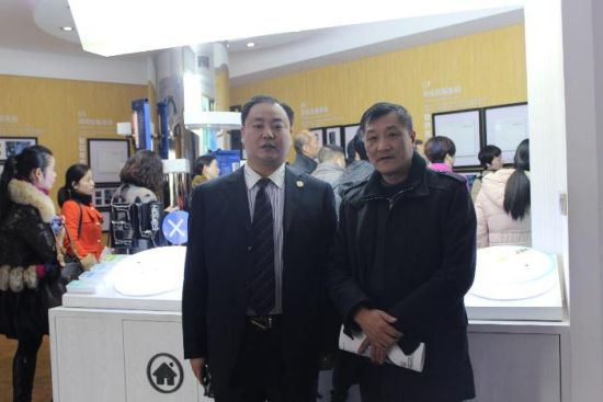 浙江桓安物联网科技公司CEO陈圣斌先生和全国才艺测评委员会领导 浙江桓安物联网科技公司CEO陈圣斌先生和全国才艺测评委员会领导