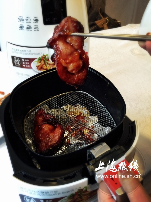 飞利浦沪上开启烹饪课 倡导健康无油年夜饭