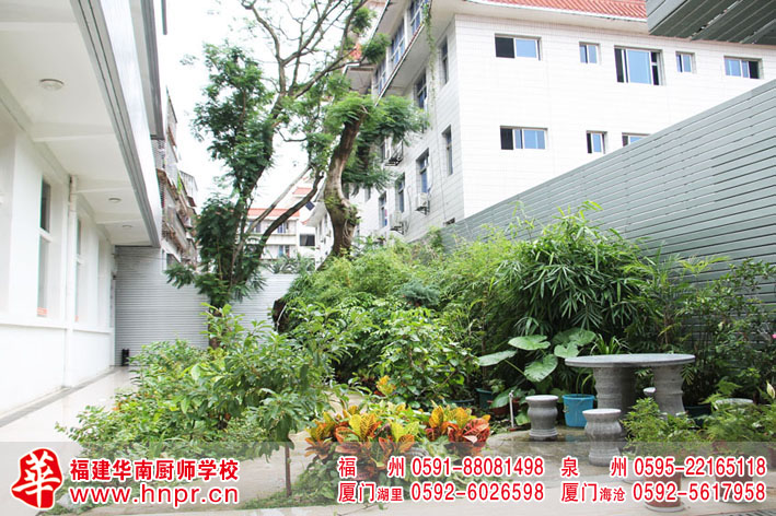 厦门学烘焙厨艺哪家好?安德鲁森顶级西点师走