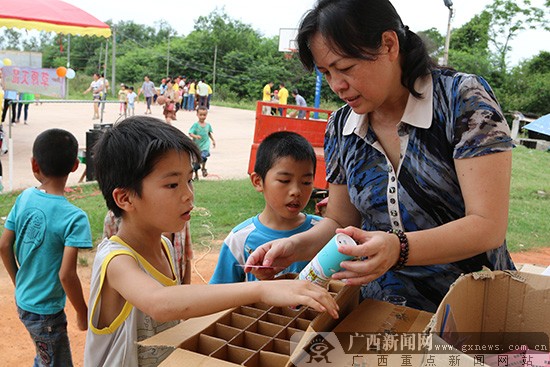 北海:“六一”暖心活动关爱搬迁村儿童少年
