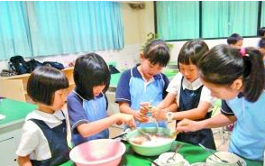 选修课走进小学课堂 孩子自主选择学习有劲头