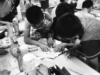 目前在聊城三中附属东昌艾科学校,学生自主学习已经成为了常态。