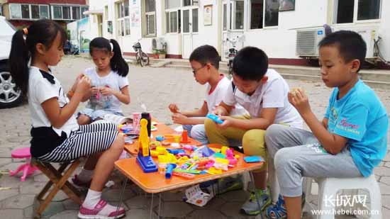 秦皇岛:社区爱心课堂 孩子放学好去处