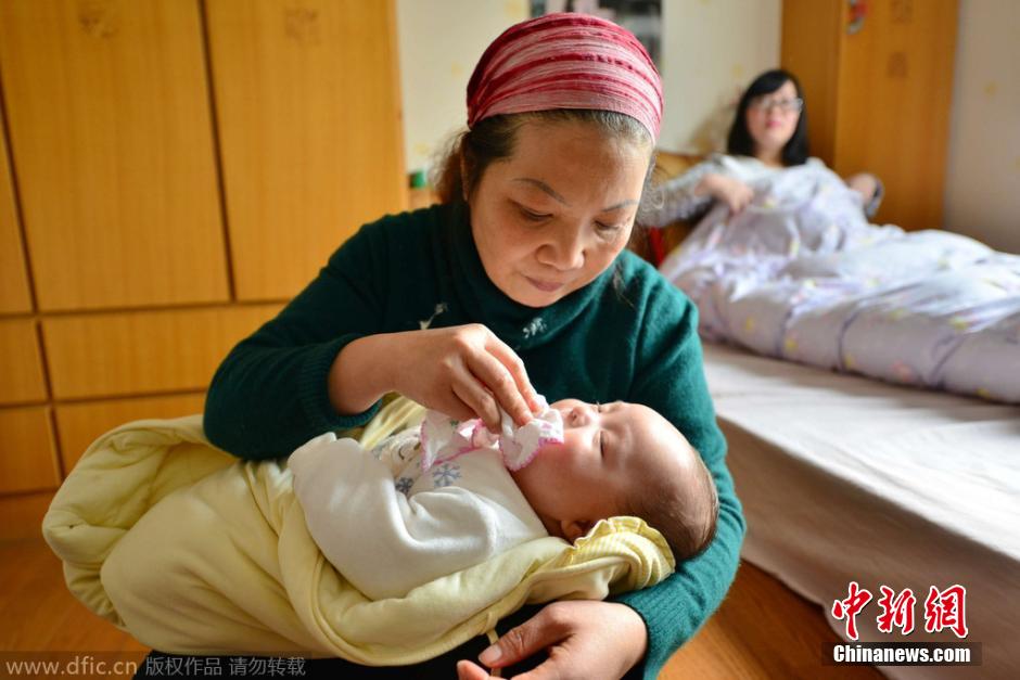 实拍上海“金牌”月嫂 月入14000元（组图）