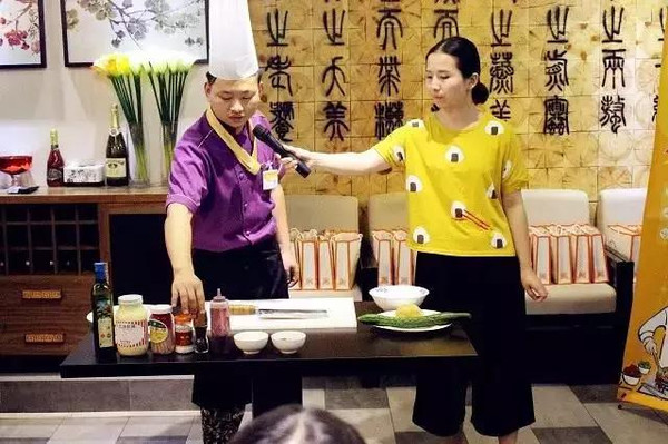 【爱大厨烹饪课堂】和美女一起学习非凡土豆泥~