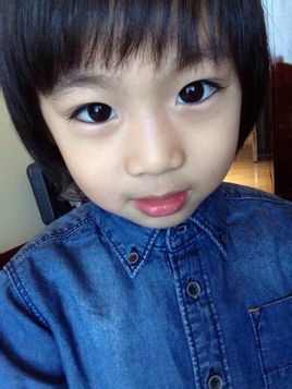 小眼睛处女座林大竣 在公主王子身边一样刷存在