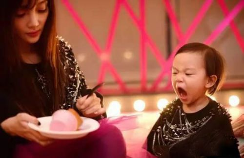 甜馨教你如何讨人爱 霸气卖萌全学会