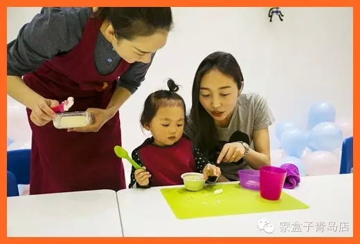 家盒子厨艺公开课首秀 小小厨师忙不停
