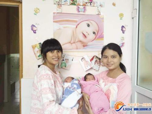 厦门2名女婴同时同院出生 同高同重不同妈(图)