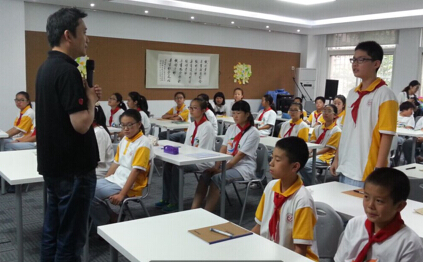 易宝余晨走进梦想课堂 为学生打造互联网之旅