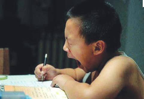 中国家长爱攀比:孩子十八般武艺苦不堪言