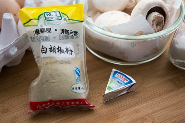 【厨艺课堂】一口吃进全营养----奶酪口蘑烘蛋