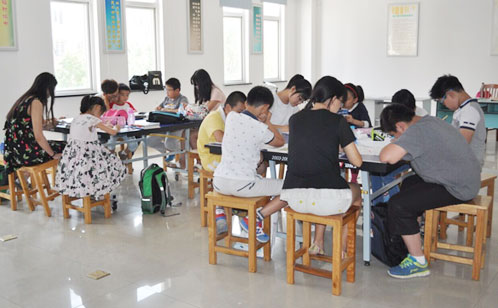 淞源社区：“周六课堂”助力孩子健康成长