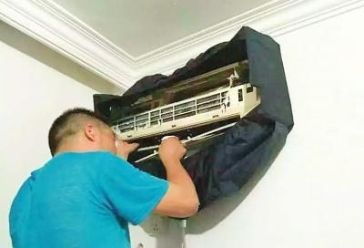 一群白血病患儿的爸爸组成空调清洗队