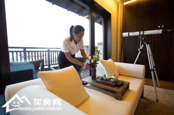 中国牛保姆纷纷现身 中外保姆PK赛战鼓擂响