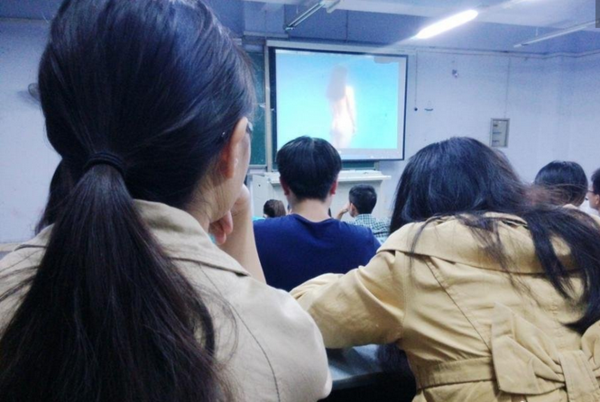 【普及健康知识】高校开性教育课三秒被抢光