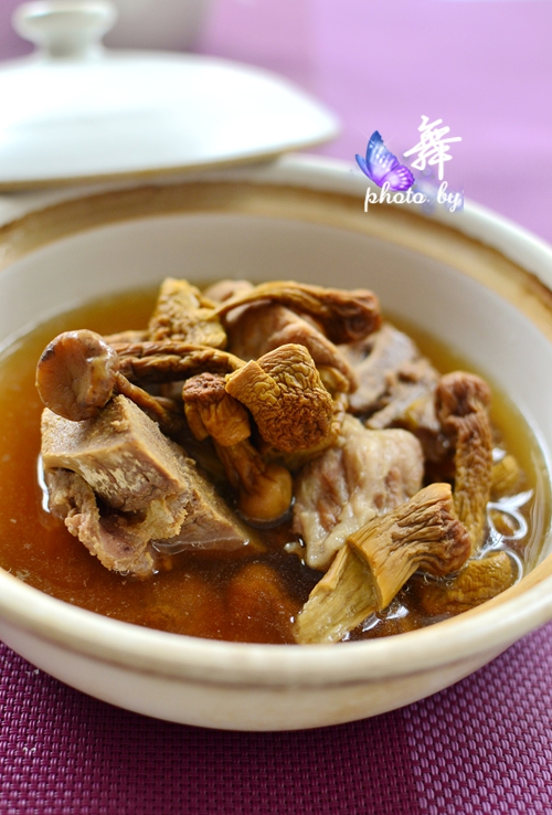 【厨艺课堂】姬松茸炖排骨