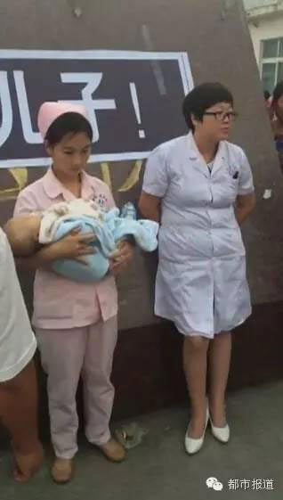 护士医生被逼示众轮流抱女尸后聚众还尊严 少儿