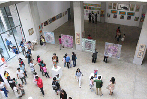 北京快乐娃娃儿童美术作品展开幕